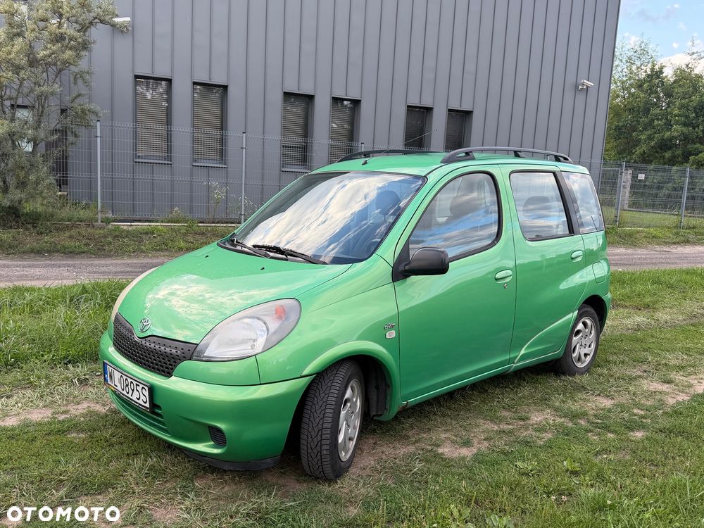 Toyota Yaris Verso - 1