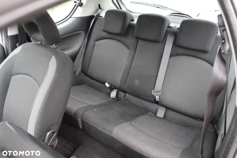 Peugeot 206 75 JBL - 15