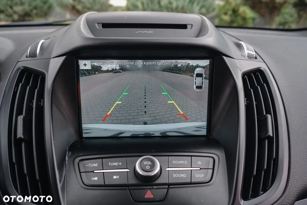Ford Kuga 2.0 TDCi 2x4 Titanium - 26