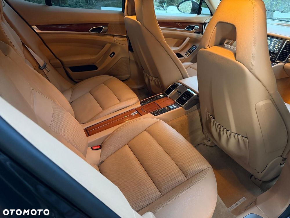 Porsche Panamera 4 PDK - 29
