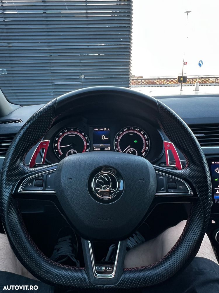 Skoda Octavia 2.0 TDI DSG 4X4 RS - 10