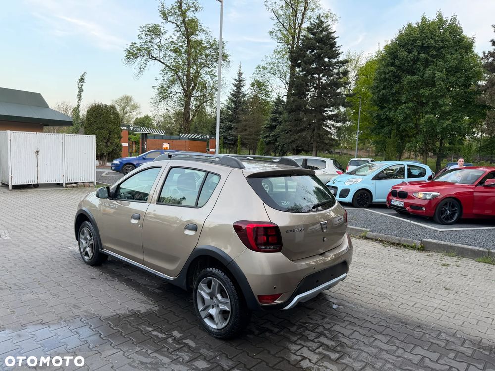 Dacia Sandero Stepway 0.9 TCe Laureate S&S - 3