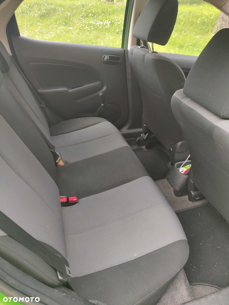 Mazda 2 - 5