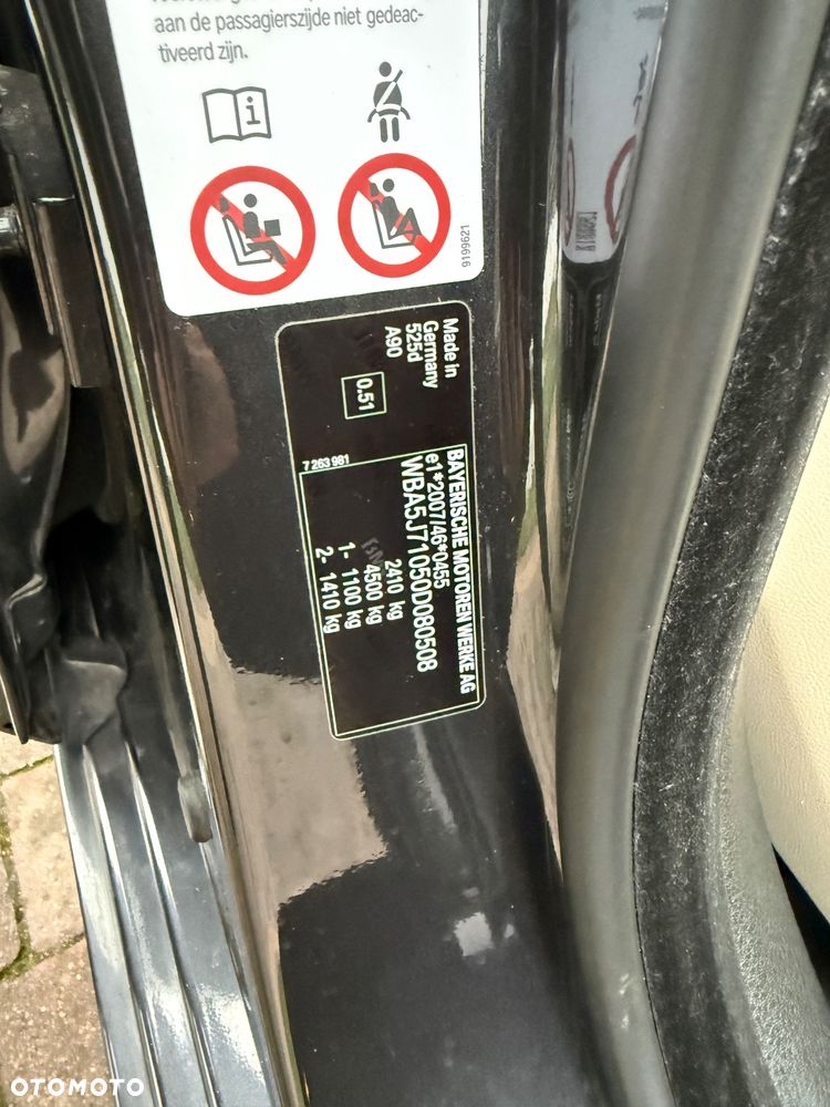 BMW Seria 5 525d Luxury Line - 39