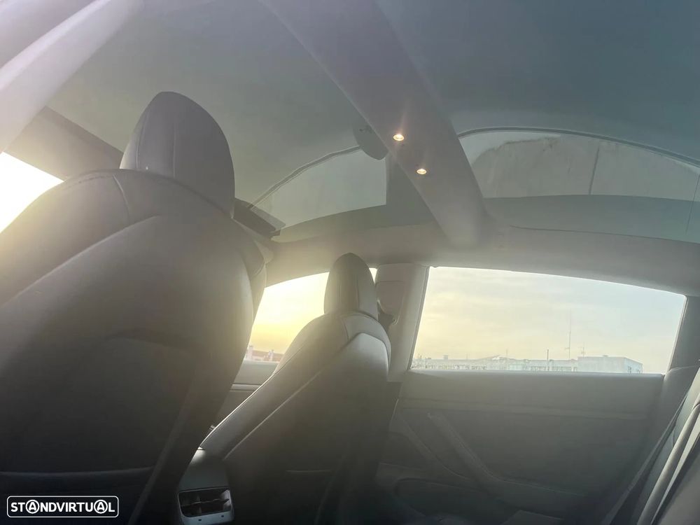 Tesla Model 3 RWD - 37