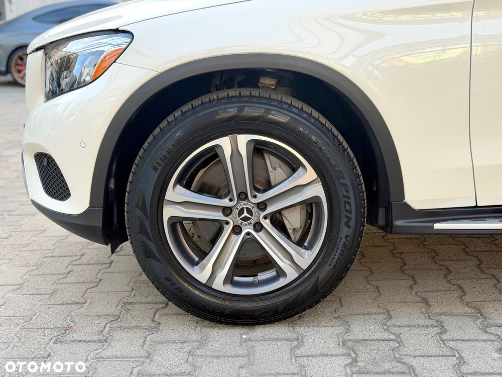 Mercedes-Benz GLC - 12