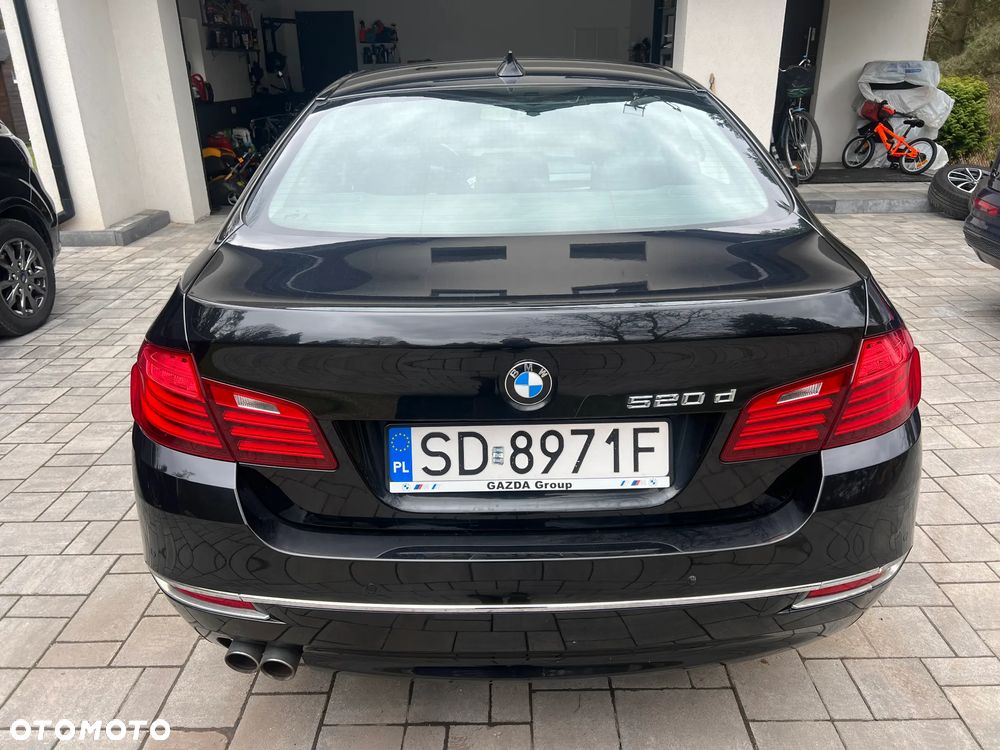 BMW Seria 5 520d Luxury Line - 9
