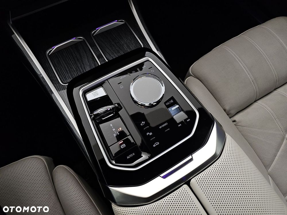 BMW Seria 7 - 10