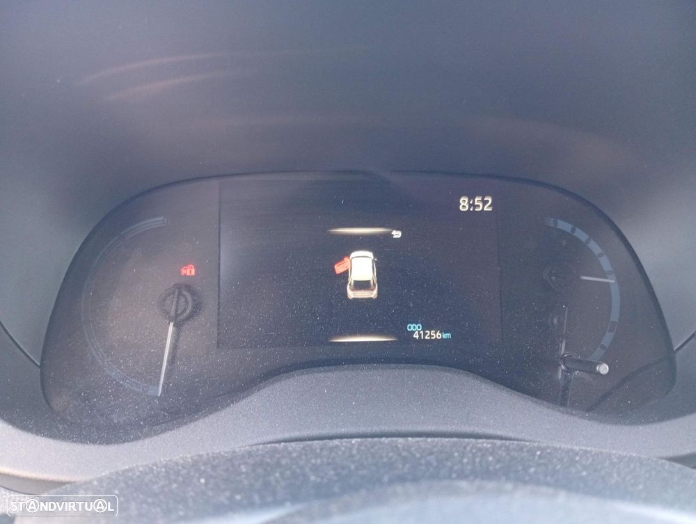 Toyota Yaris Cross 1.5 HDF Comfort Plus - 14