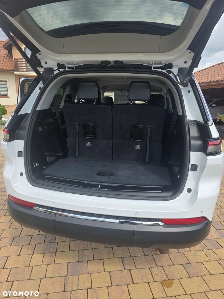 Jeep Grand Cherokee - 16