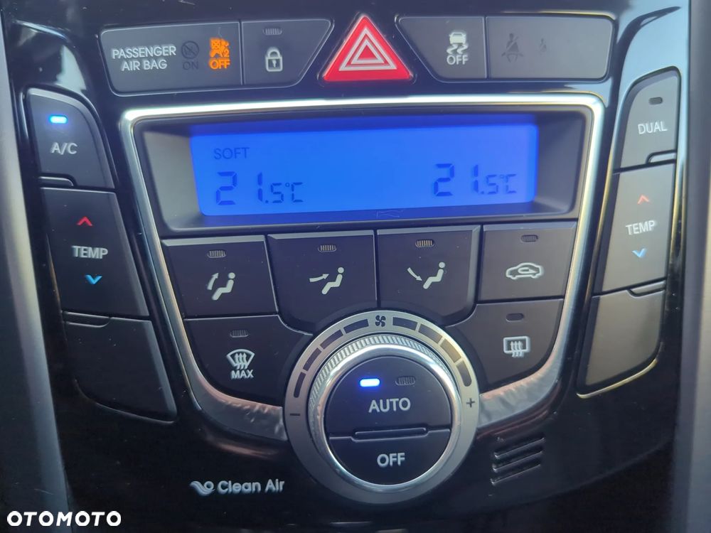 Hyundai i30 1.6 D Premiere Style - 28