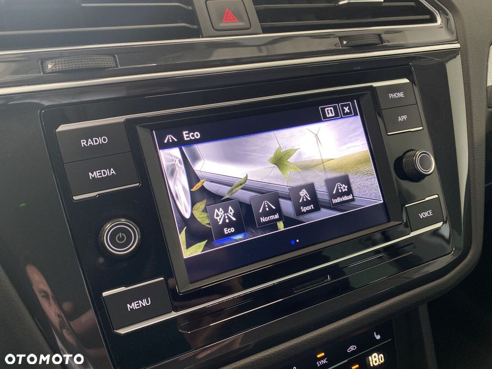 Volkswagen Tiguan 2.0 TSI 4Mot Life DSG - 18