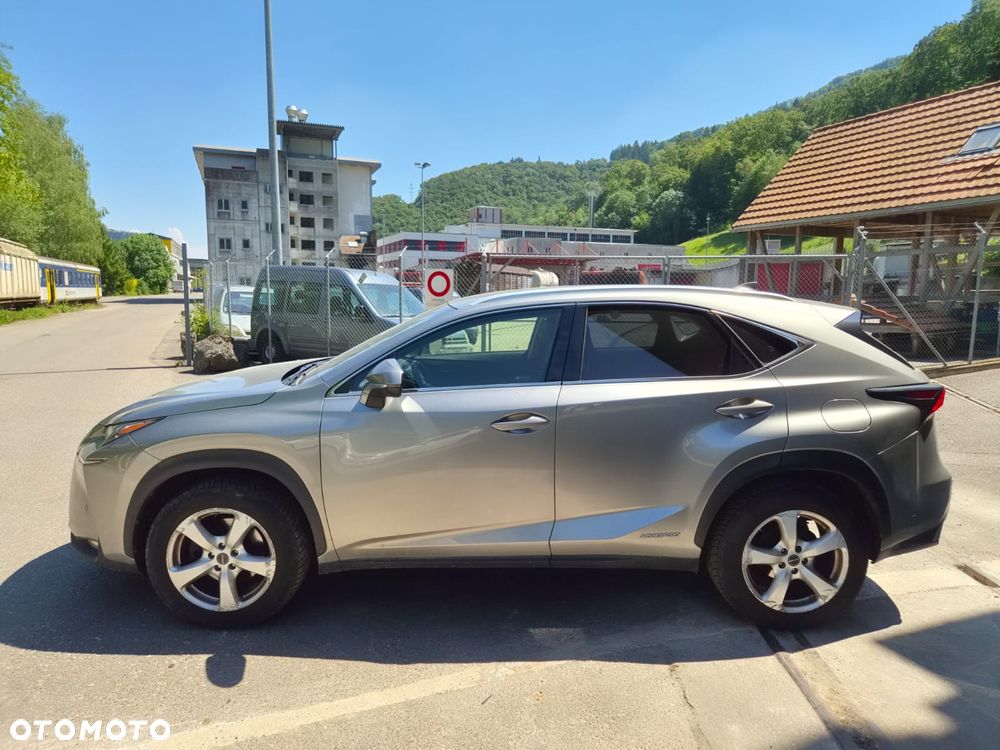 Lexus NX 300h - 2