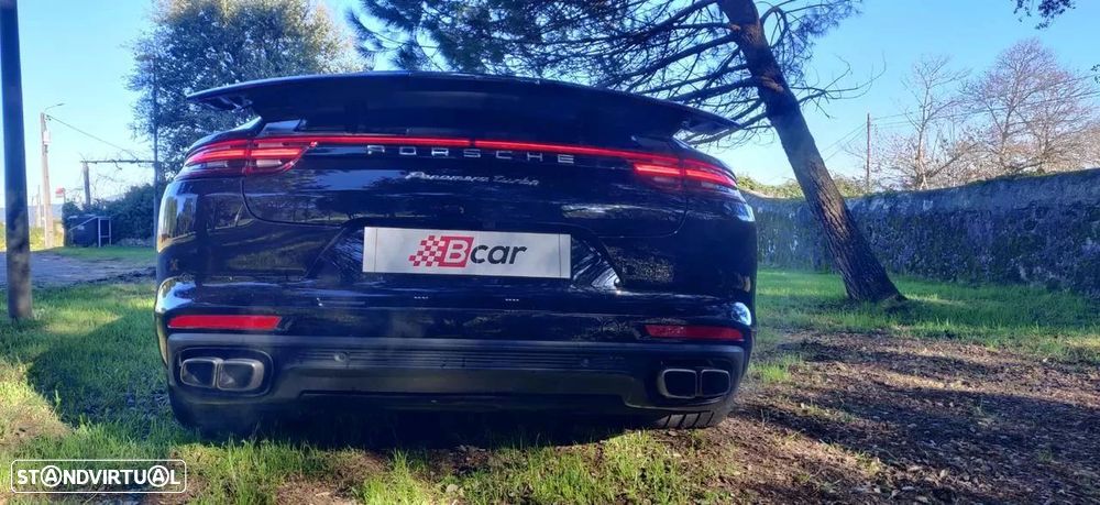 Porsche Panamera Turbo Executive - 11