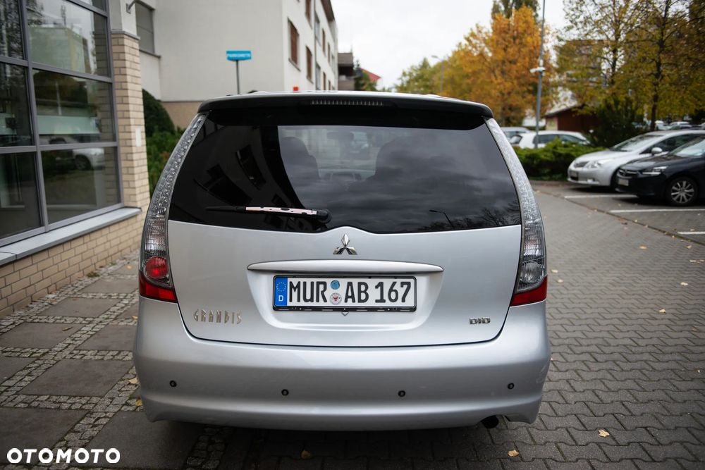Mitsubishi Grandis 2.0 DI-D 6-Sitzer Intense - 14