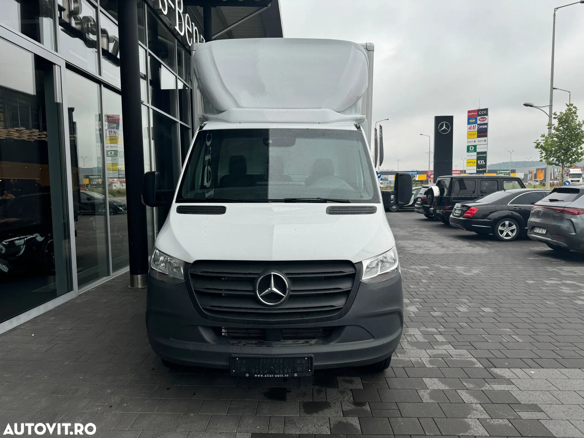 Mercedes-Benz Sprinter 517 CDI Box cu Lift - 4