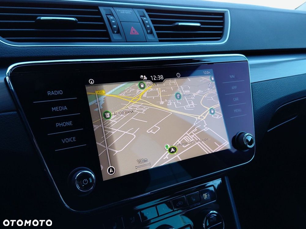 Skoda Superb 2.0 TDI SCR Style DSG - 32