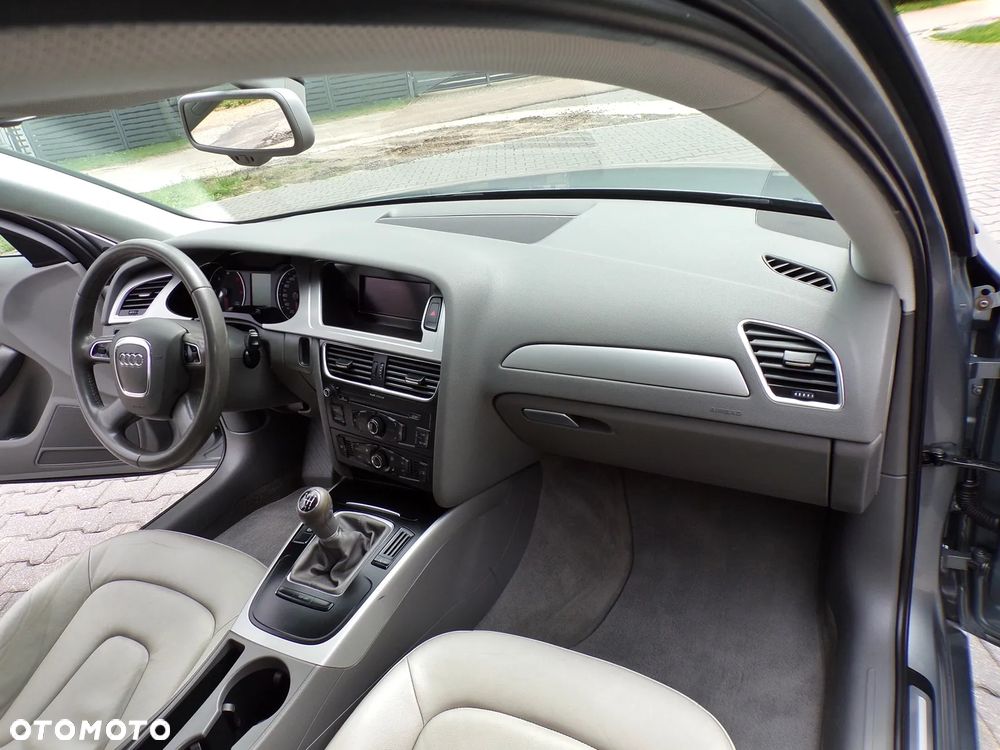 Audi A4 Avant 2.0 TDI DPF Ambiente - 15