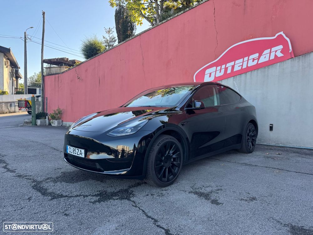 Tesla Model Y 2023 photo 2