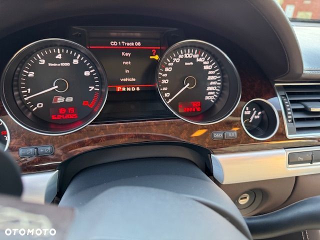 Audi S8 - 9