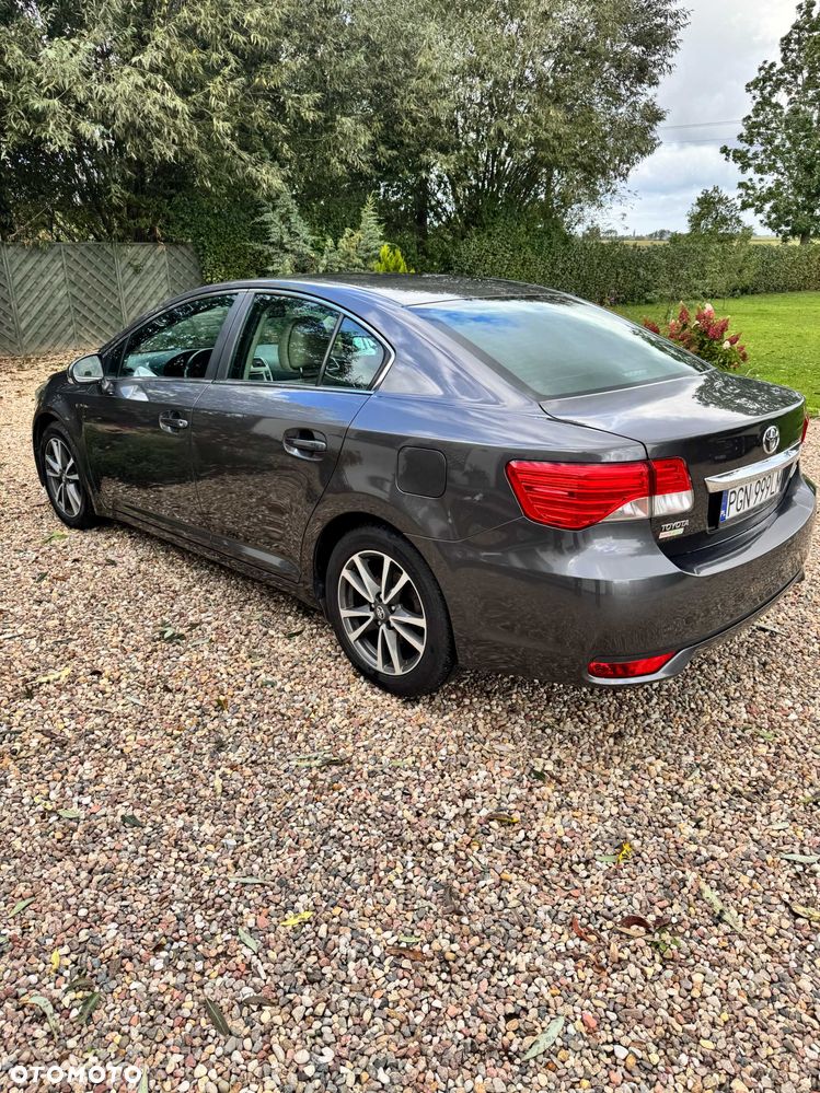 Toyota Avensis - 1