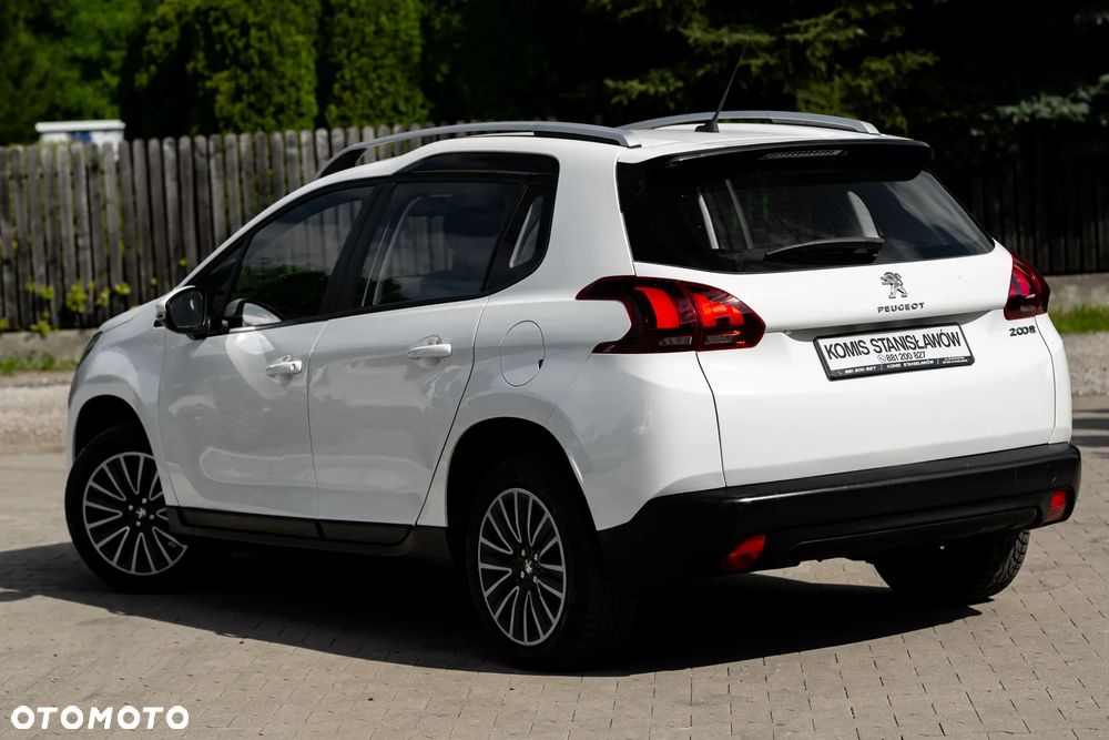 Peugeot 2008 1.6 BlueHDi Allure S&S - 4