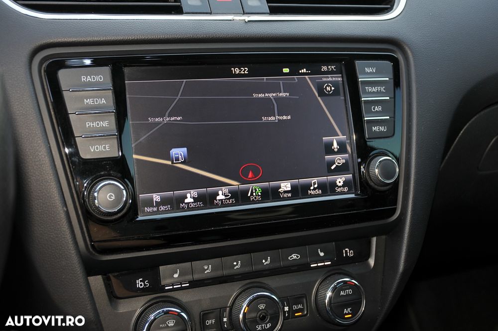 Skoda Octavia 2.0 TDI RS DSG - 13