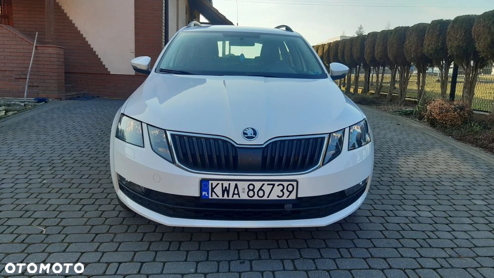 Skoda Octavia 1.6 TDI DSG Ambition - 1
