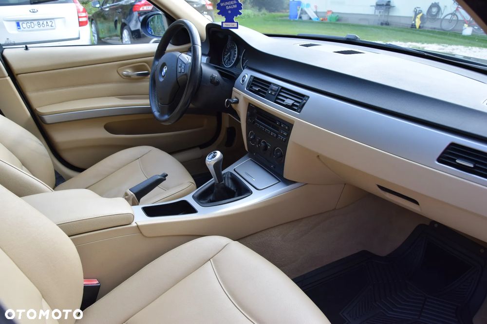 BMW Seria 3 320i - 21