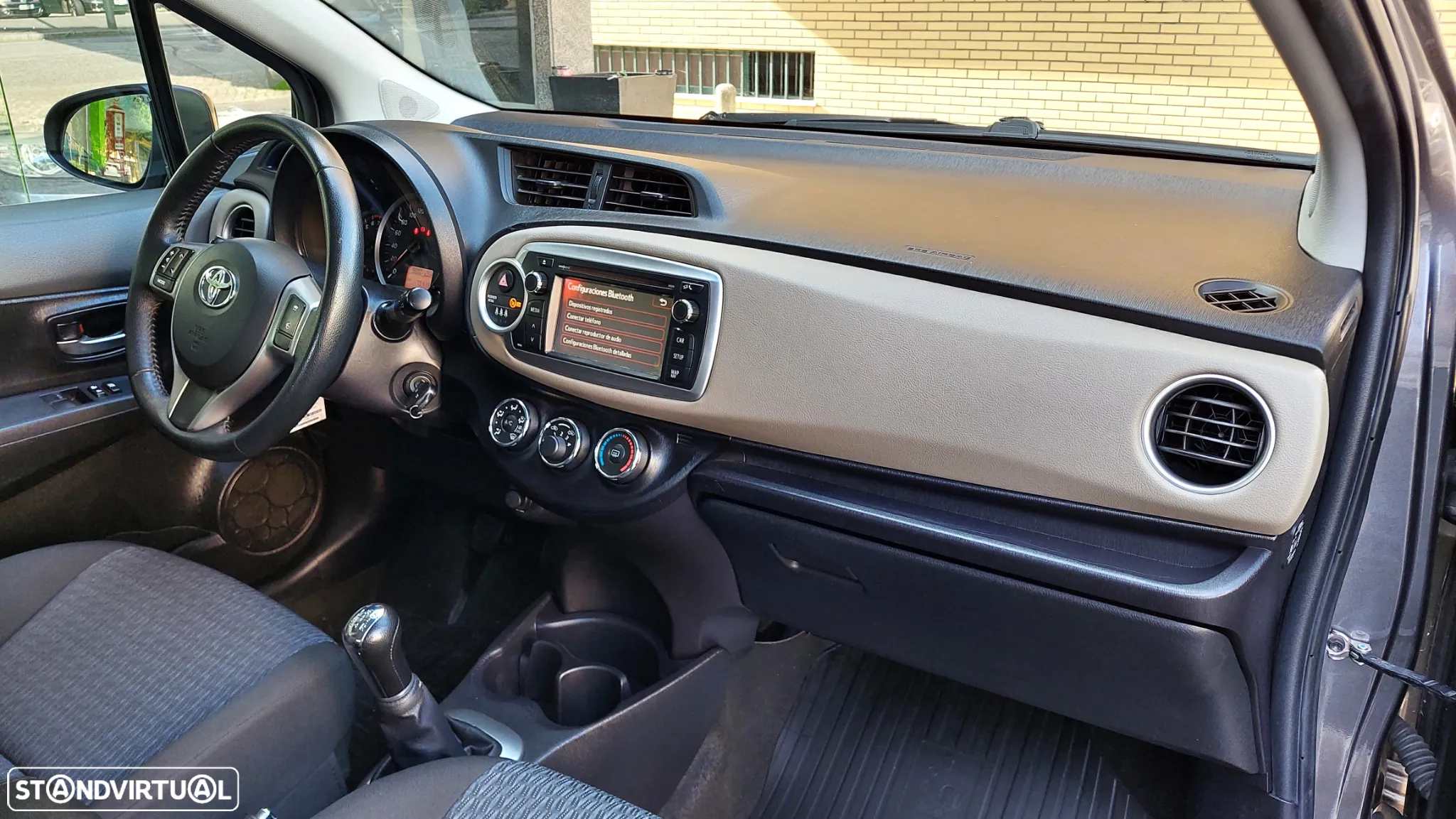 Toyota Yaris 1.0 VVT-i Comfort +PS Style +P.Techno - 9
