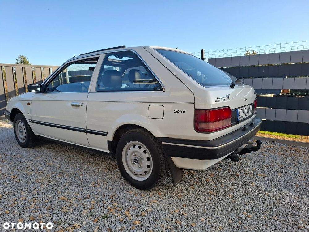Mazda 323 - 22