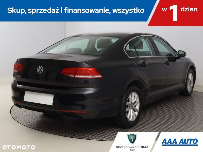 Volkswagen Passat - 7