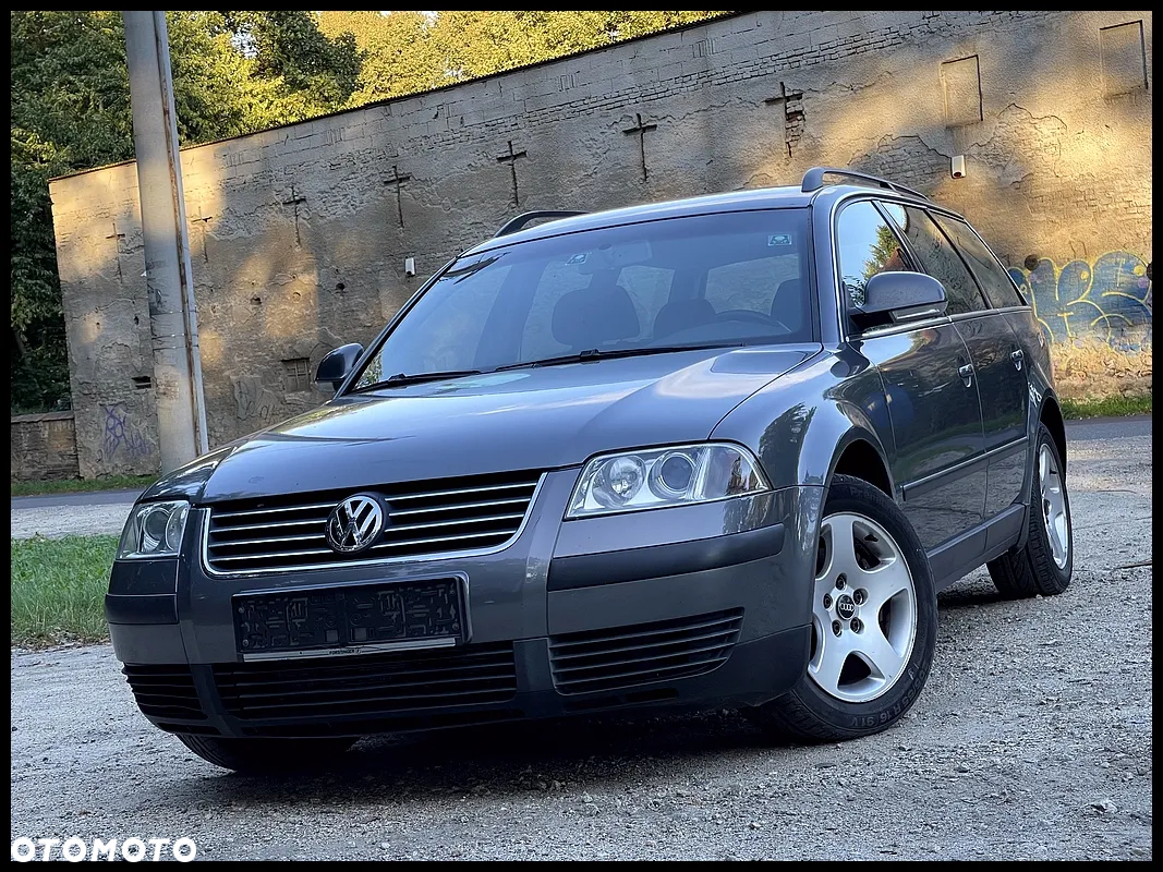 Volkswagen Passat 1.9 TDI Highline - 12