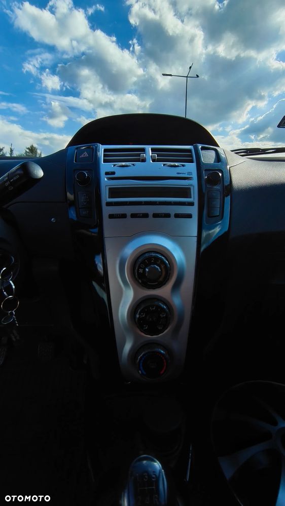 Toyota Yaris 1.0 Luna A/C - 3
