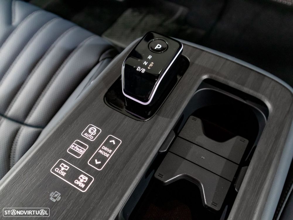 Nissan Ariya 87 kWh Evolve Carr. 22kW + Pack Sport - 10