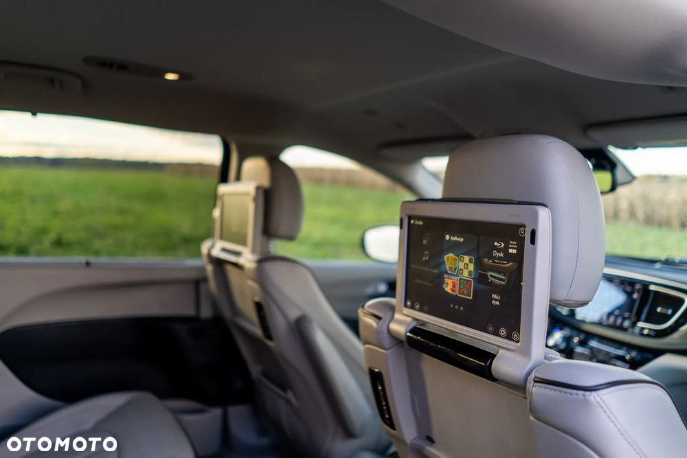 Chrysler Pacifica - 18