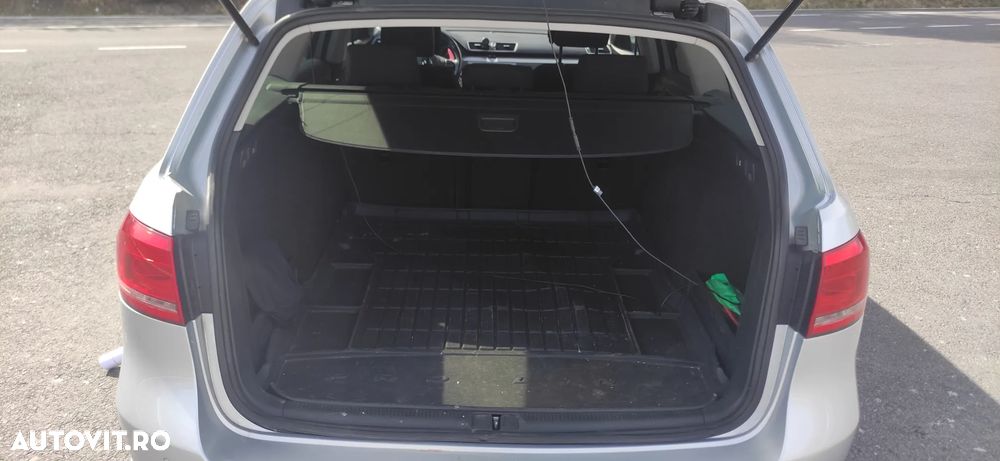 Volkswagen Passat 2.0 TDI Blue TDI DSG Comfortline - 10