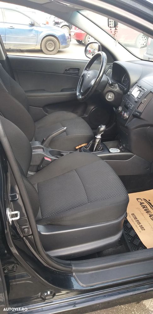 Hyundai i30 i30cw 1.6 Classic - 11
