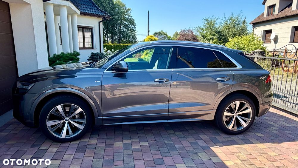 Audi Q8 - 1