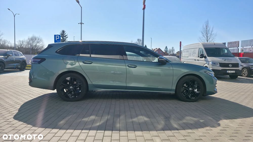 Volkswagen Passat Variant 2.0 TDI SCR 4Mot R-Line DSG - 8