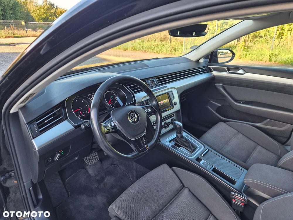Volkswagen Passat - 17