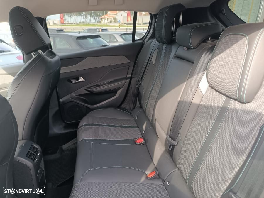 Peugeot 308 - 8