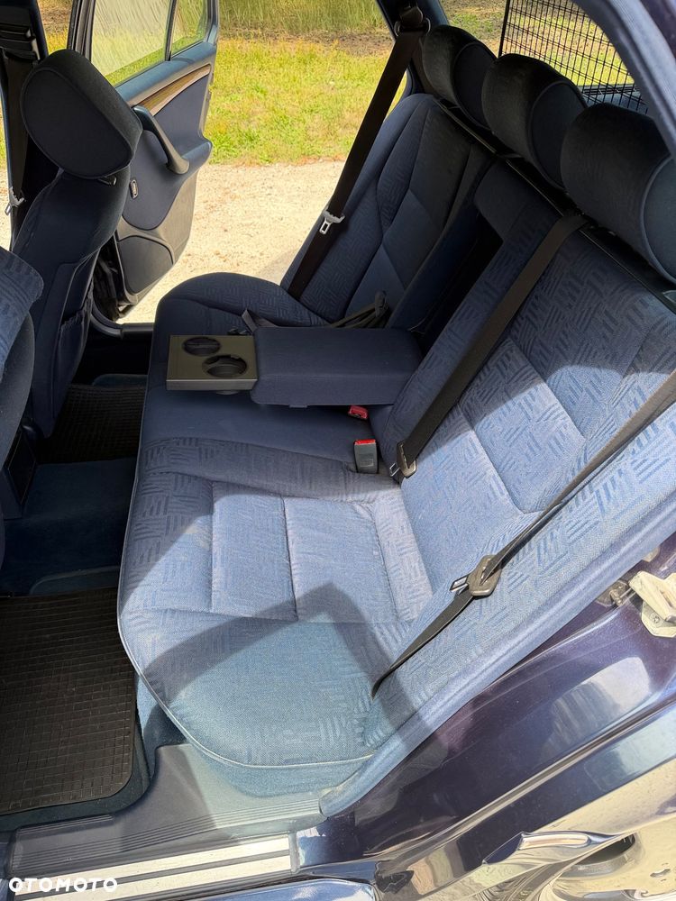 Mercedes-Benz Klasa C 220 CDI Elegance - 10