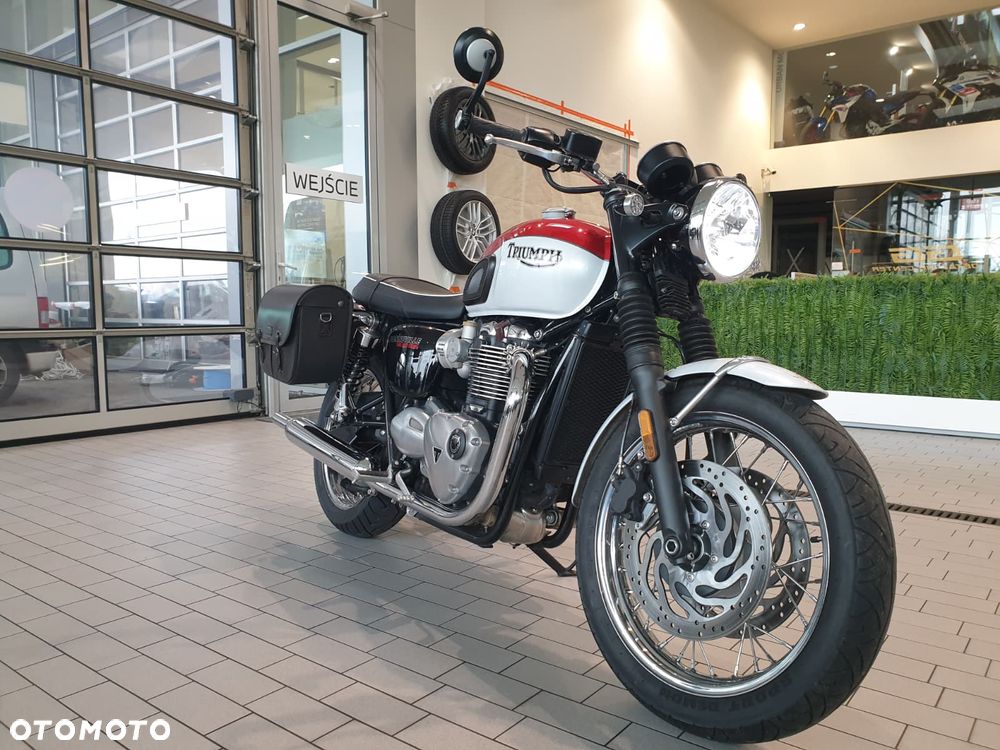 Triumph Bonneville - 40