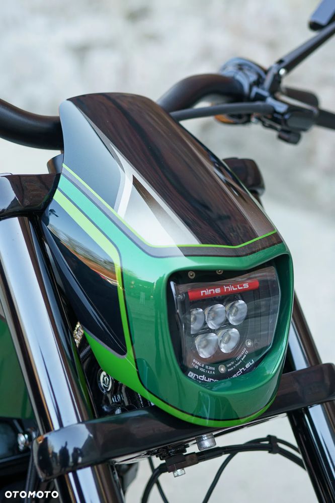 Harley-Davidson Softail Breakout - 16