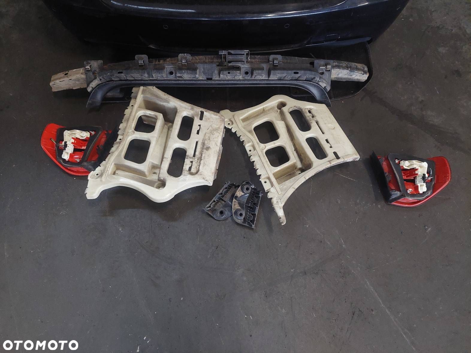 KOMPLETNY TYŁ KLAPA BAGAŻNIKA ZDERZAK TYŁ LAMPY BMW E90 416/9 - 3