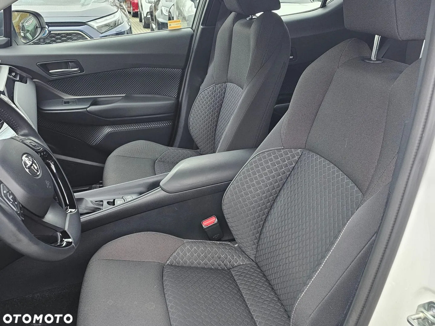 Toyota C-HR - 8