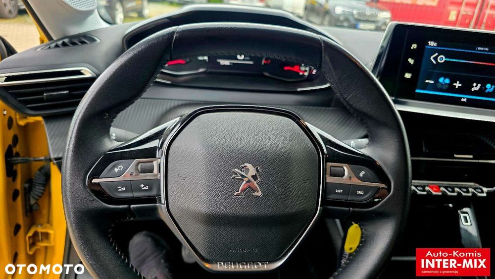 Peugeot 208 - 32