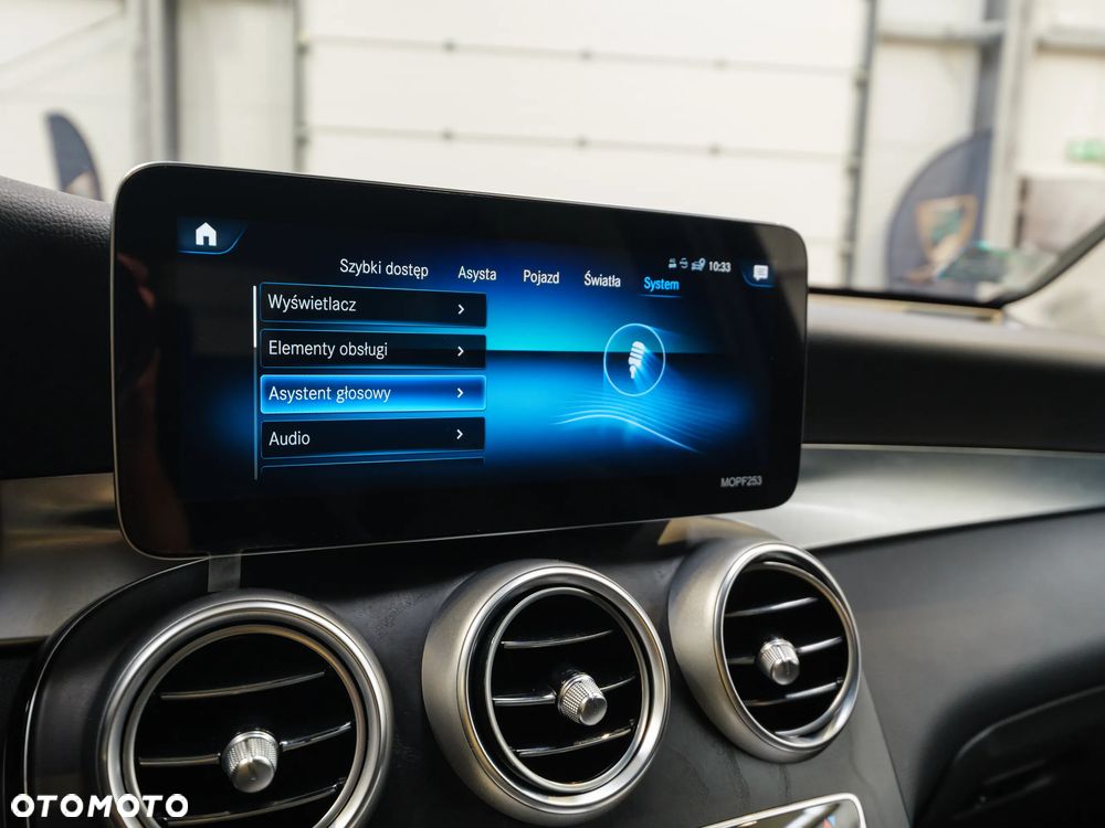 Mercedes-Benz GLC 200 d 4Matic 9G-TRONIC AMG Line - 32