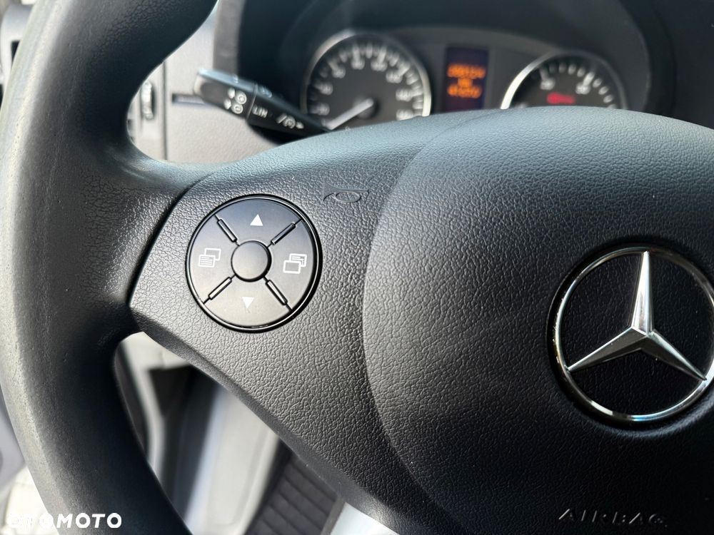 Mercedes-Benz SPRINTER - 18